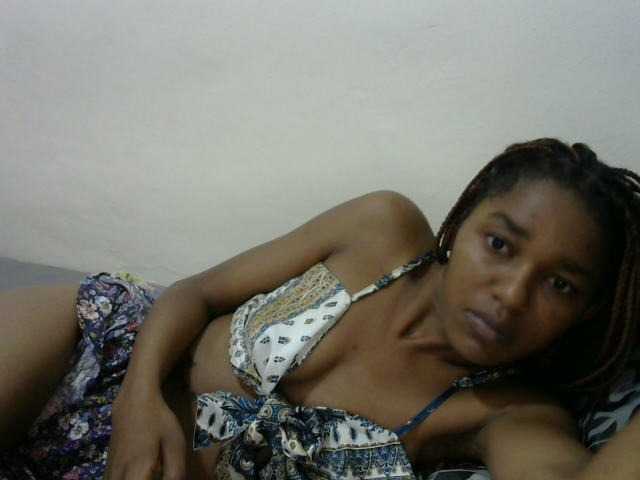 Truegirl2 live cam on BongaCams