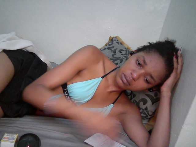 Truegirl2 live cam on BongaCams