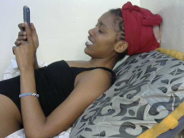 Truegirl2 live cam on BongaCams