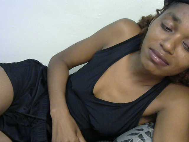 Truegirl2 live cam on BongaCams