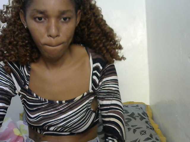Truegirl2 live cam on BongaCams