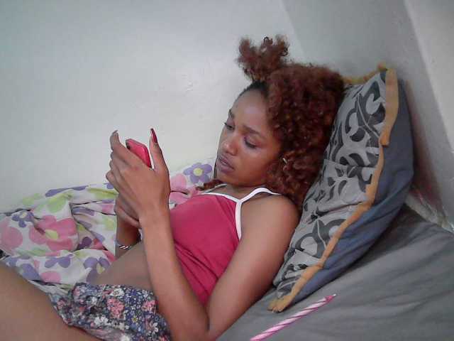 Truegirl2 live cam on BongaCams