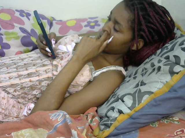 Truegirl2 live cam on BongaCams