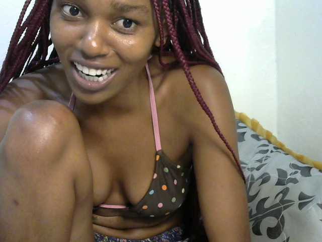 Truegirl2 live cam on BongaCams