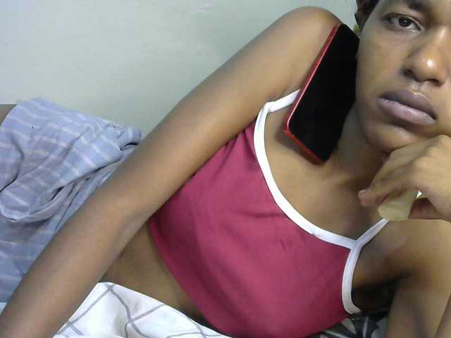 Truegirl2 live cam on BongaCams