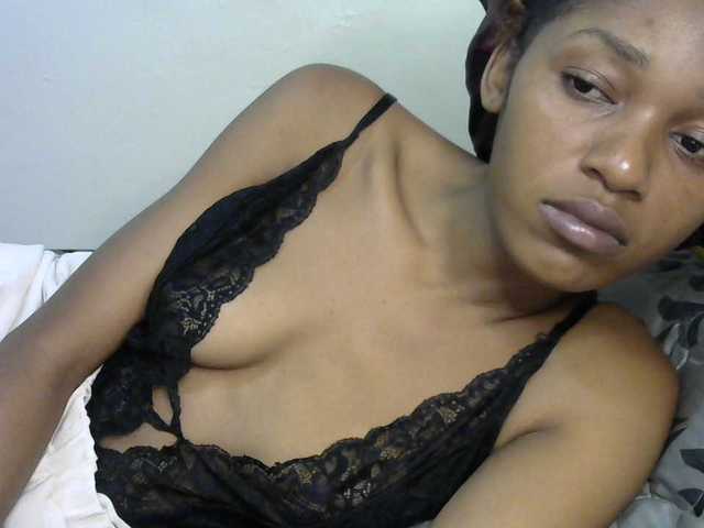 Truegirl2 live cam on BongaCams