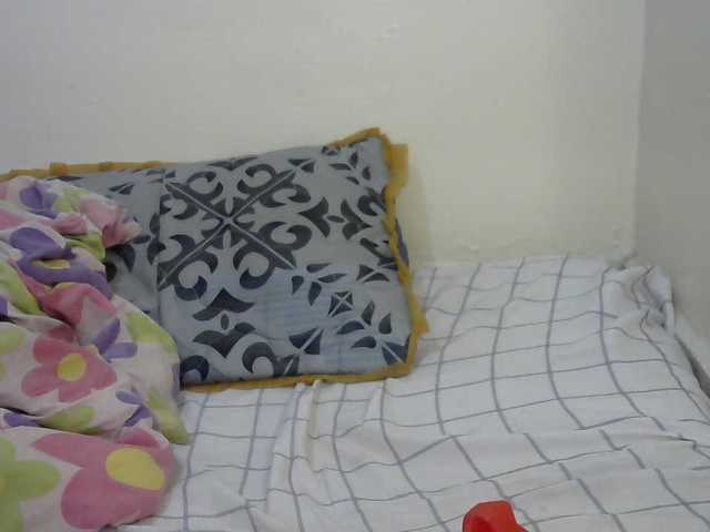 Truegirl2 live cam on BongaCams