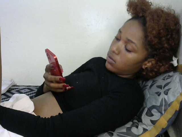 Truegirl2 live cam on BongaCams
