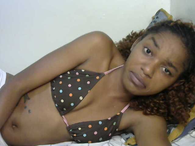 Truegirl2 live cam on BongaCams