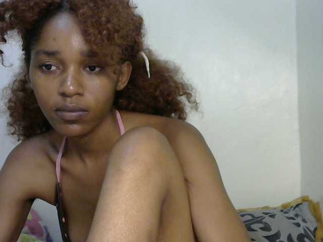 Truegirl2 live cam on BongaCams