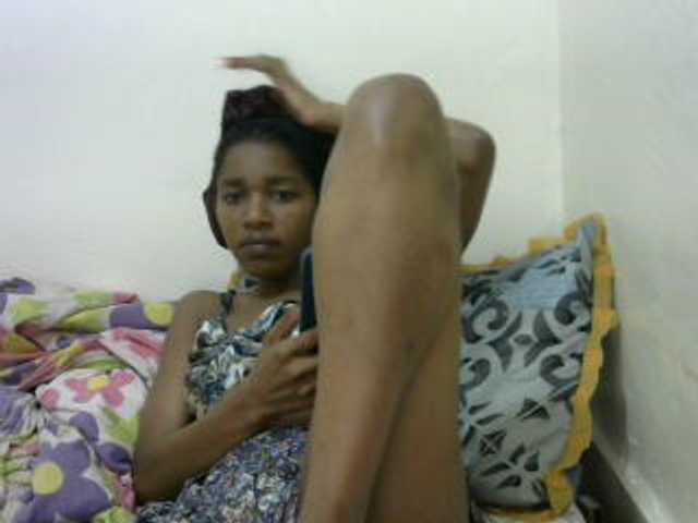 Truegirl2 live cam on BongaCams