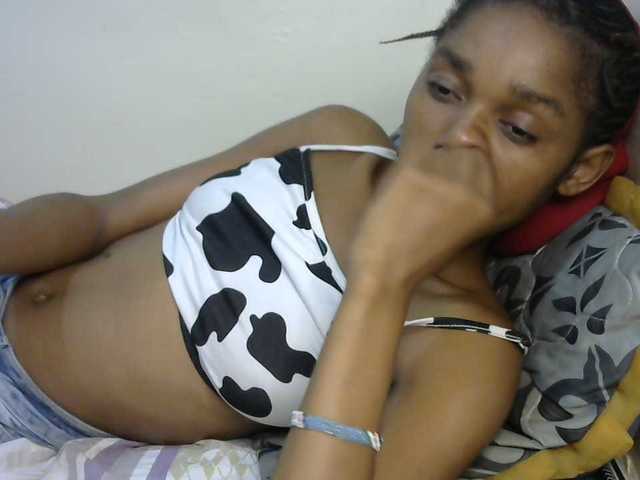 Truegirl2 live cam on BongaCams