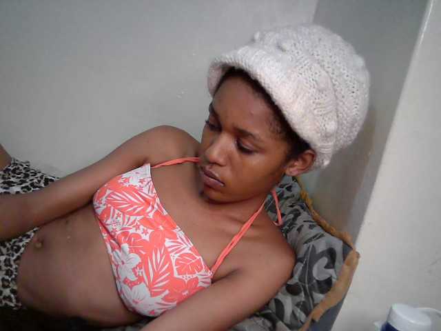 Truegirl2 live cam preview