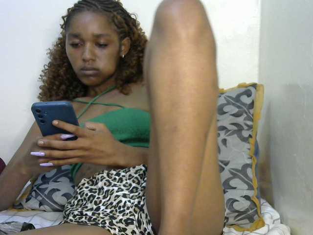 Truegirl2 live cam on BongaCams