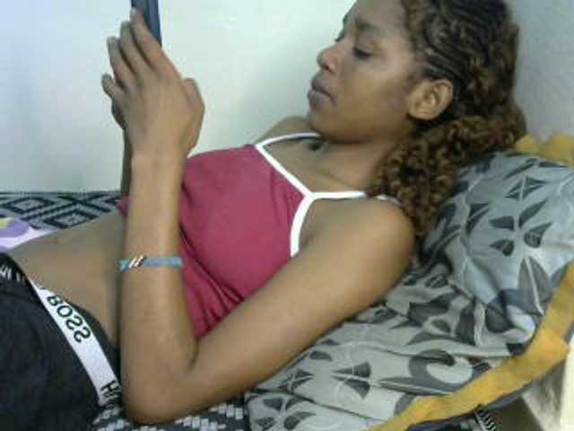 Truegirl2 live cam on BongaCams