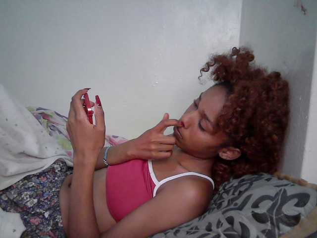 Truegirl2 live cam on BongaCams