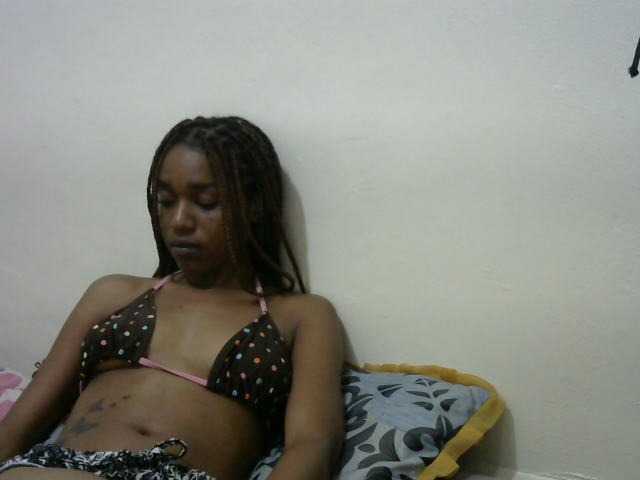 Truegirl2 live cam on BongaCams