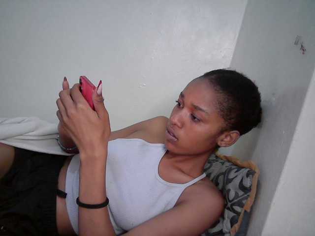 Truegirl2 live cam on BongaCams