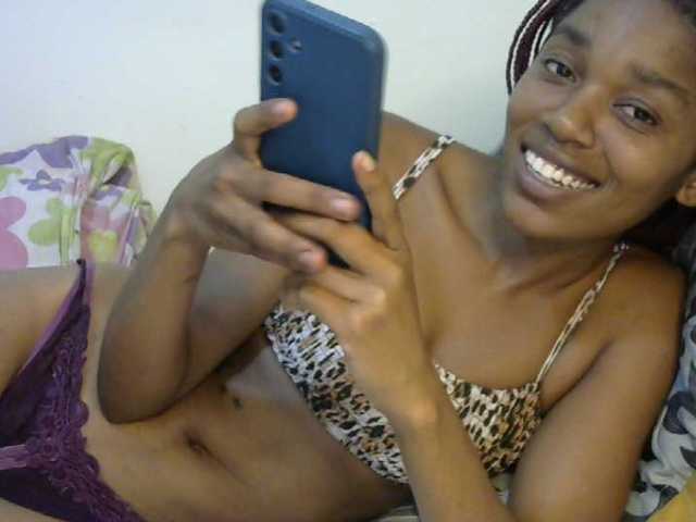 Truegirl2 live cam on BongaCams