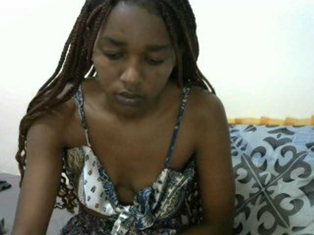 Truegirl2 live cam on BongaCams