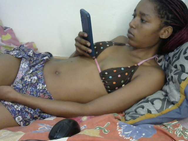 Truegirl2 live cam on BongaCams