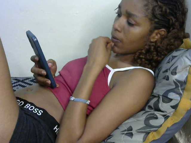 Truegirl2 live cam on BongaCams