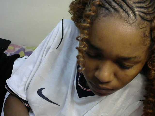 Truegirl2 live cam on BongaCams