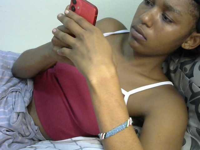 Truegirl2 live cam on BongaCams