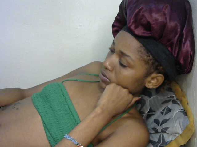 Truegirl2 live cam on BongaCams