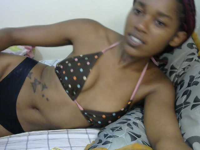 Truegirl2 live cam on BongaCams
