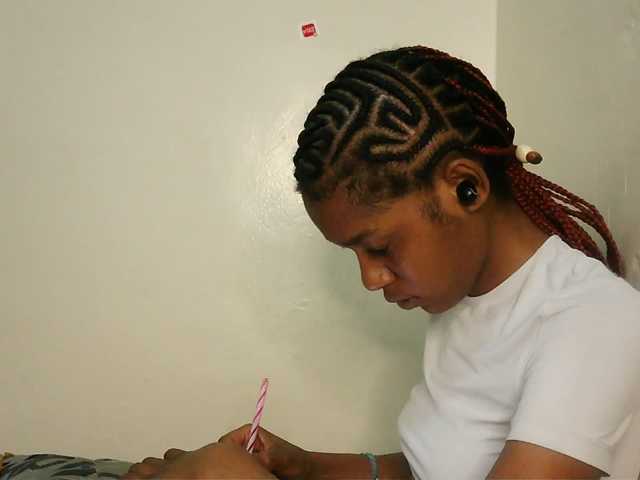 Truegirl2 live cam on BongaCams