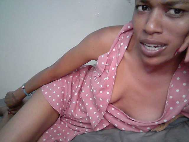 Truegirl2 live cam on BongaCams