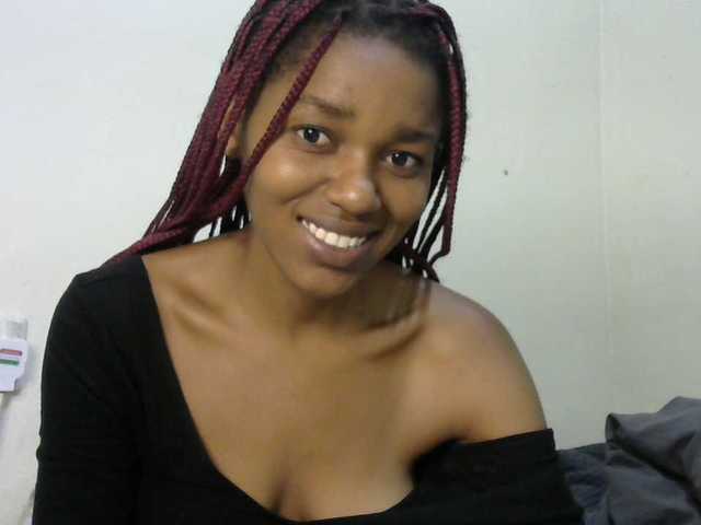 Truegirl2 live cam on BongaCams