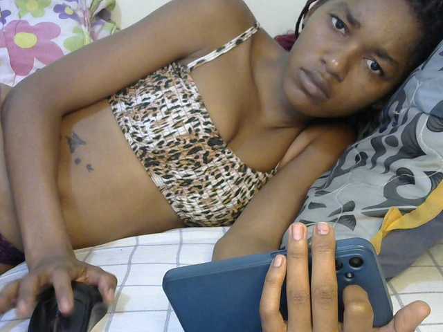 Truegirl2 live cam on BongaCams