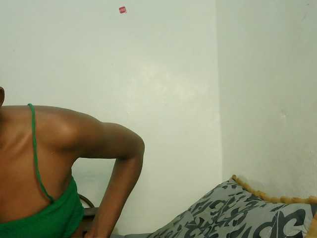 Truegirl2 live cam on BongaCams