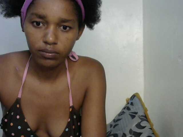 Truegirl2 live cam on BongaCams