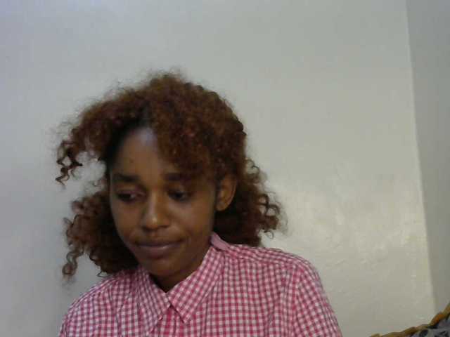 Truegirl2 live cam preview
