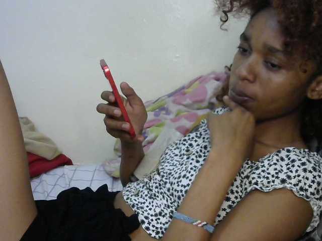 Truegirl2 live cam on BongaCams