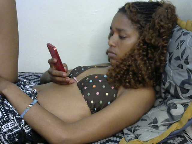 Truegirl2 live cam on BongaCams