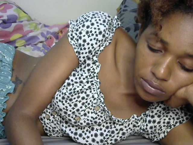 Truegirl2 live cam on BongaCams