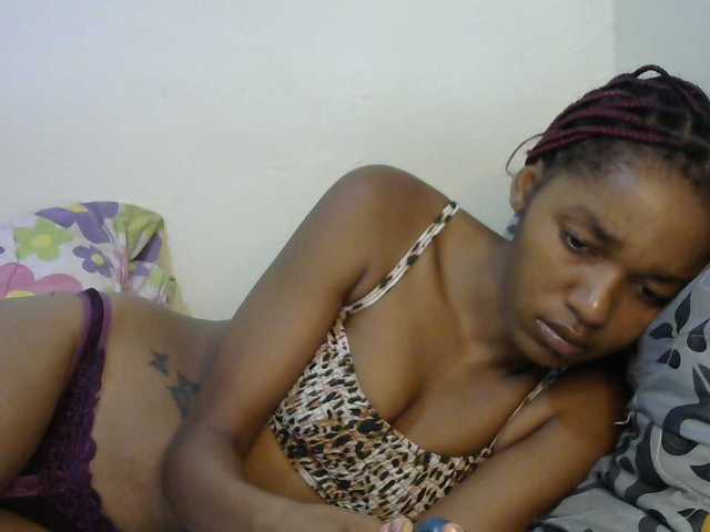 Truegirl2 live cam on BongaCams