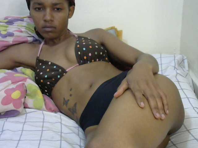 Truegirl2 live cam on BongaCams