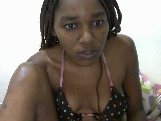 Truegirl2 live cam on BongaCams