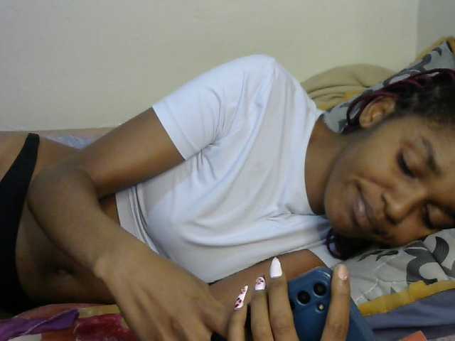 Truegirl2 live cam on BongaCams