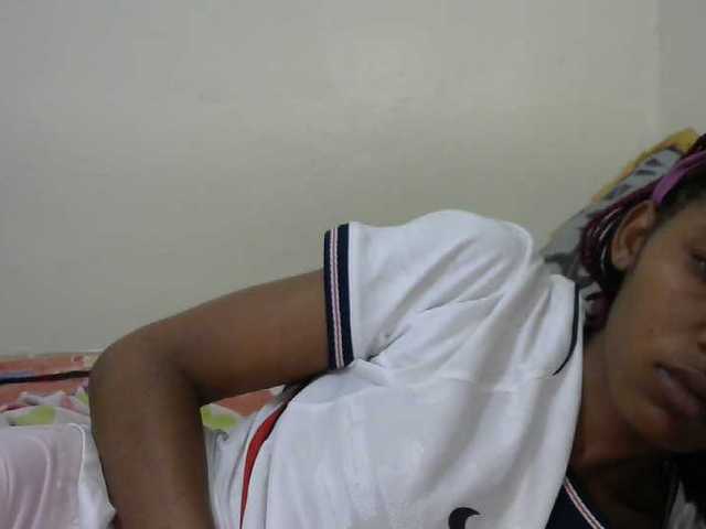 Truegirl2 live cam on BongaCams