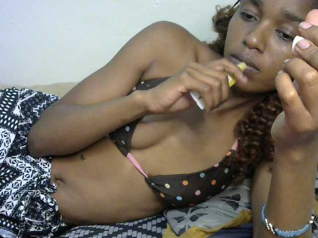 Truegirl2 live cam on BongaCams