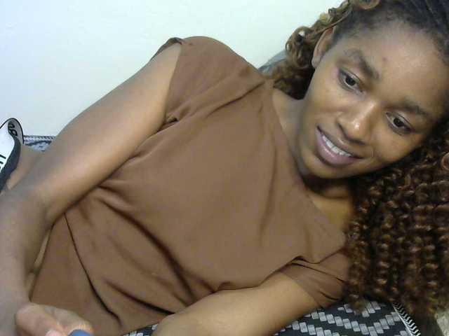 Truegirl2 live cam on BongaCams