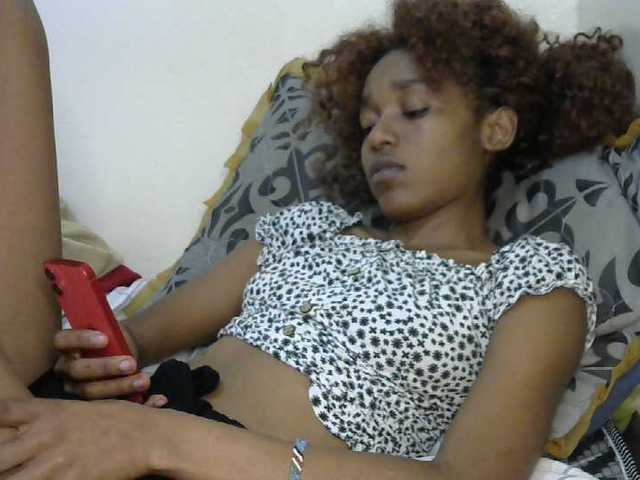 Truegirl2 live cam on BongaCams