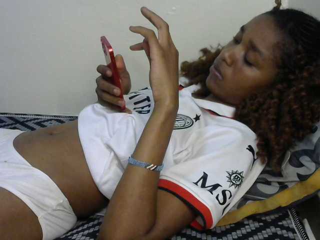 Truegirl2 live cam on BongaCams