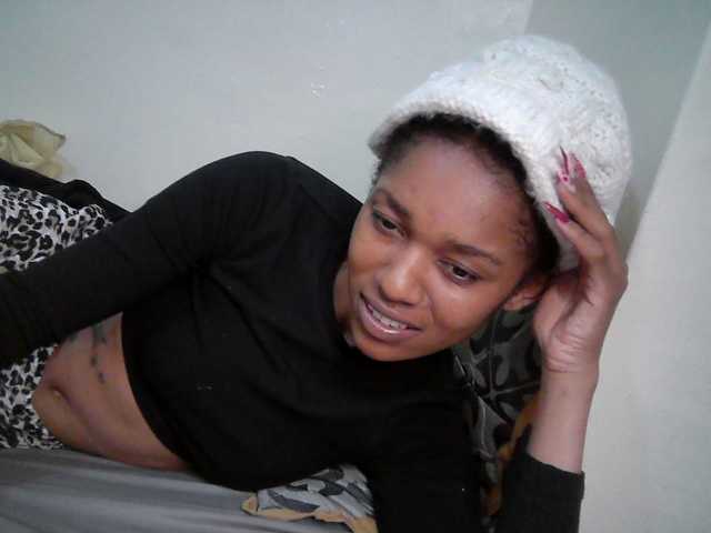 Truegirl2 live cam on BongaCams
